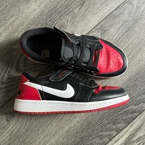 Boys Nike Flyease size 4Y